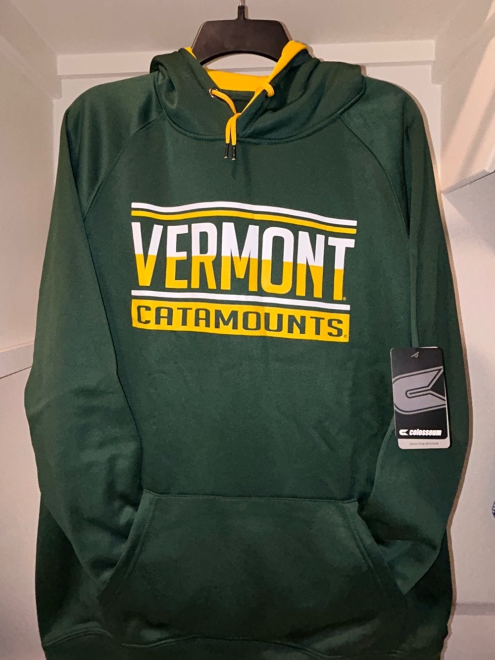 🏈🏟️ University of Vermont Catamounts Hoodie 🏟️🏀